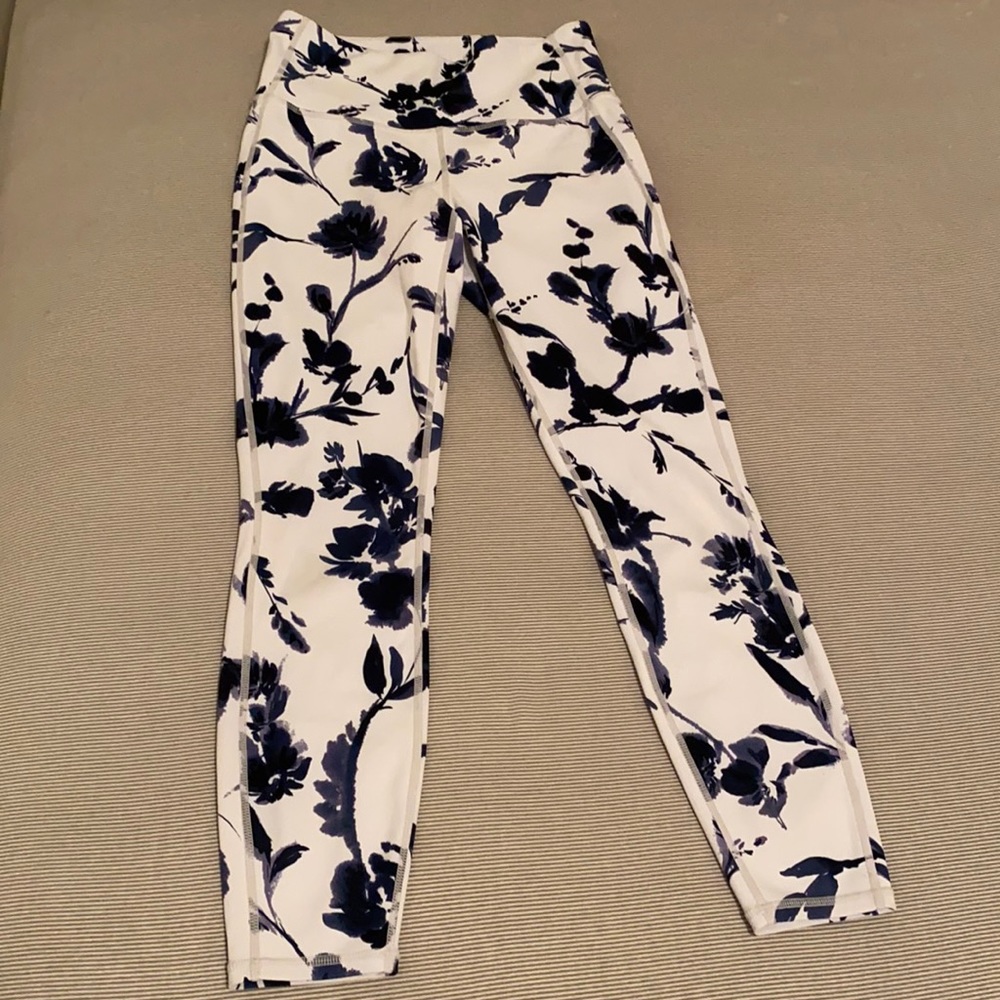 Athleta Floral Leggings / Workout Pants